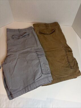 MEN'S SIZE 40 Sonoma FLEXWEAR Gray & Tan CARGO SHORTS. Lot Of 2. Gray Has Stains